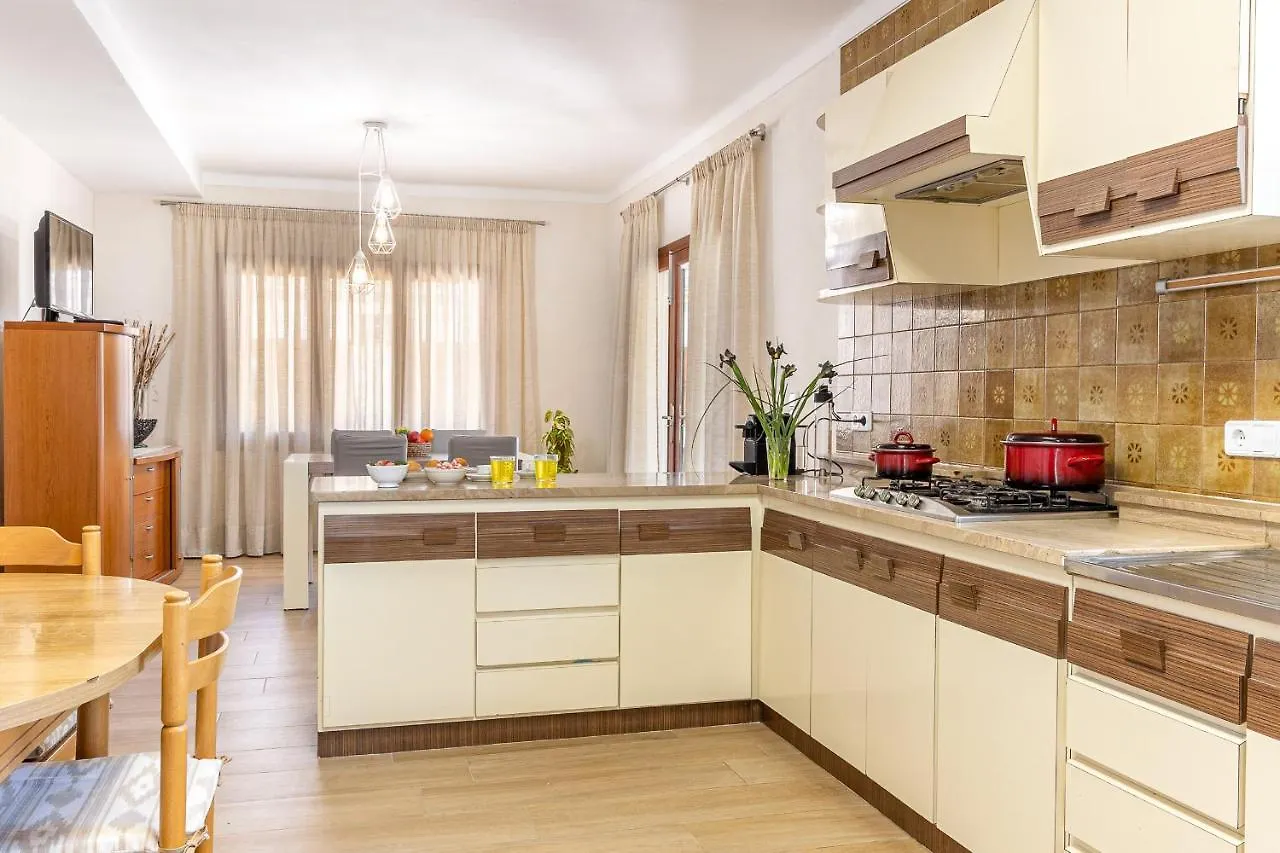 Chalet Del Llac By Homevillas360 Alcudia